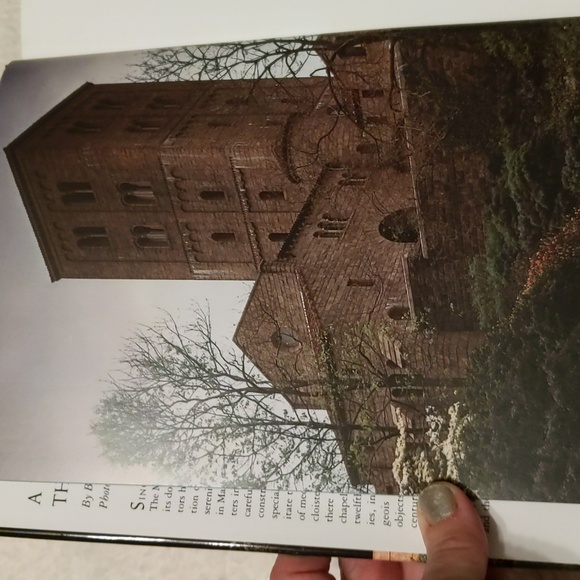 A Walk Though The Cloisters - Picture 3 of 12